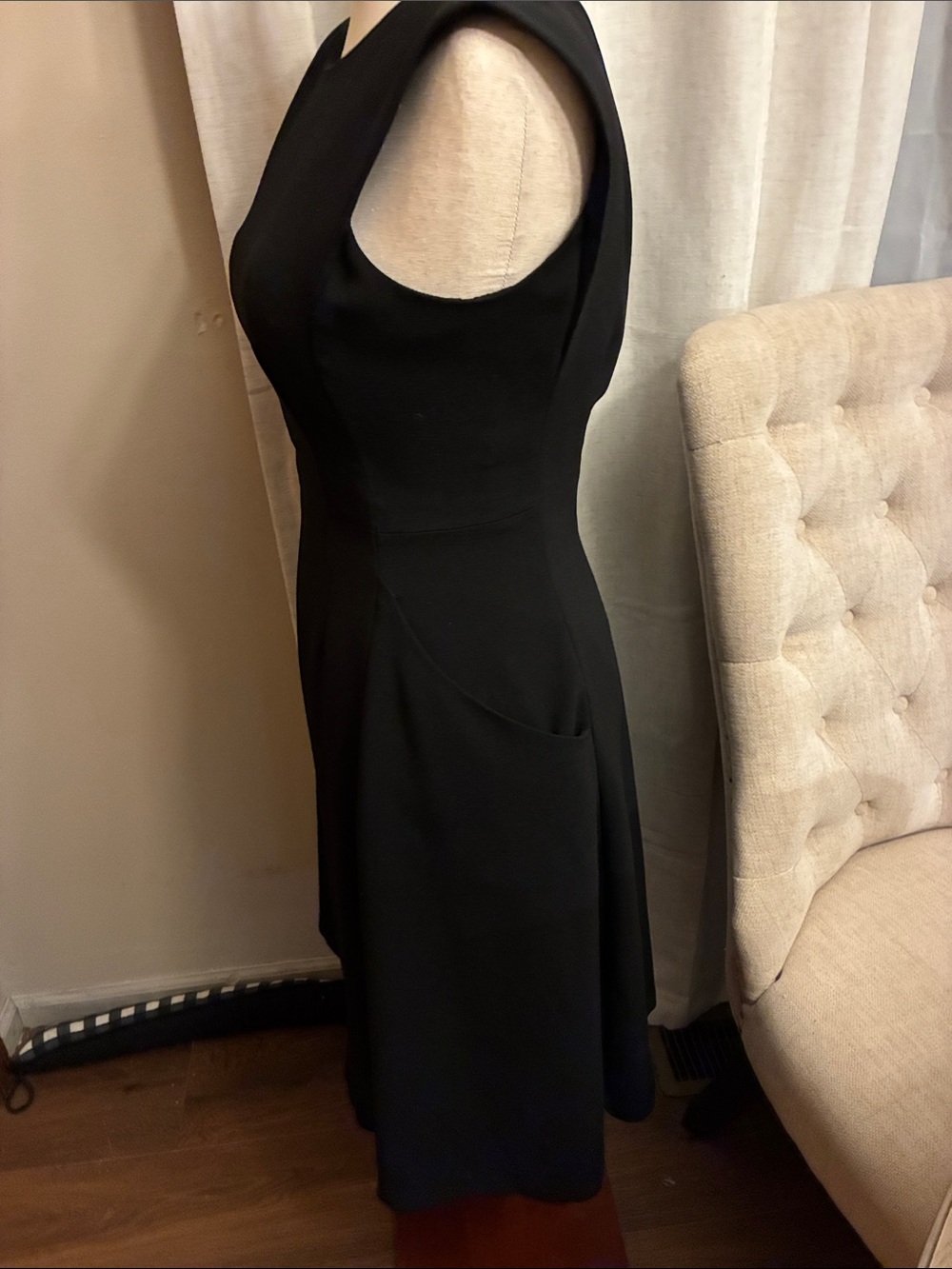 EUC White House Black Market Classic Black Sleeveless A-Line Dress Size 6 - Picture 3 of 11